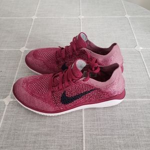 Nike flyknit running shoes